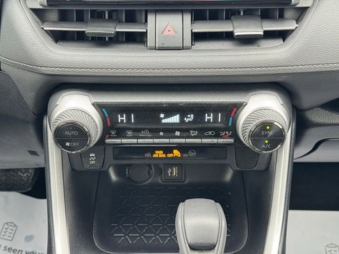 Certified 2025 Toyota RAV4 LE image 40
