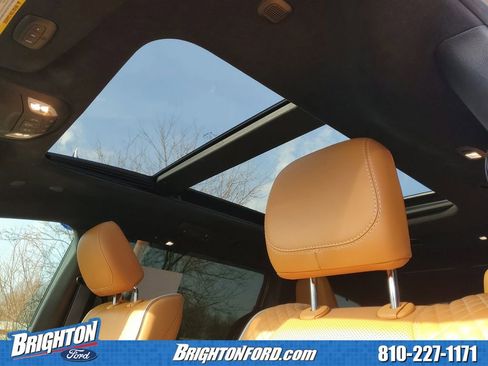 Used 2021 Chrysler Pacifica Pinnacle AWD/4WD image 11