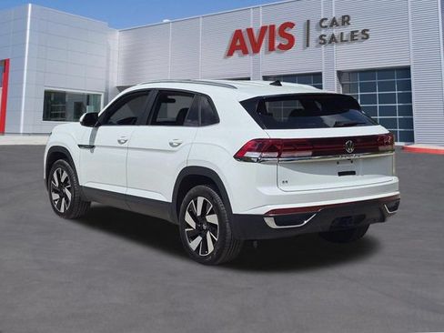 Used 2025 Volkswagen Atlas Cross Sport SE FWD image 9
