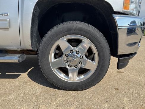 Used 2013 Chevrolet Silverado 2500 LTZ w/ LTZ Plus Package AWD/4WD image 9