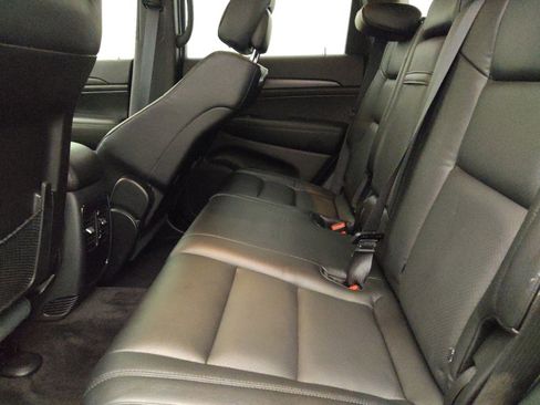 Used 2018 Jeep Grand Cherokee Laredo image 18