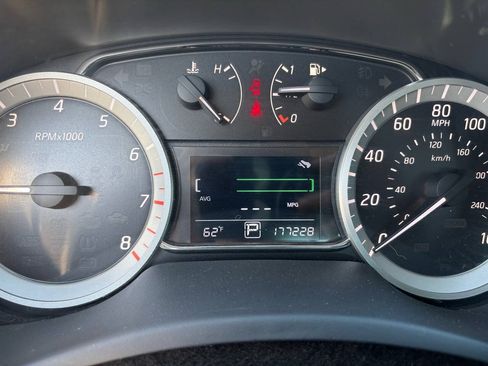 Used 2013 Nissan Sentra SR FWD image 11