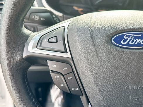 Used 2019 Ford Edge SEL w/ Equipment Group 201A FWD image 8