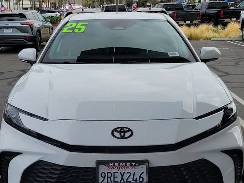 Used 2025 Toyota Camry SE FWD image 29