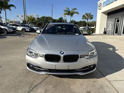Used 2018 BMW 330i xDrive Wagon image 30