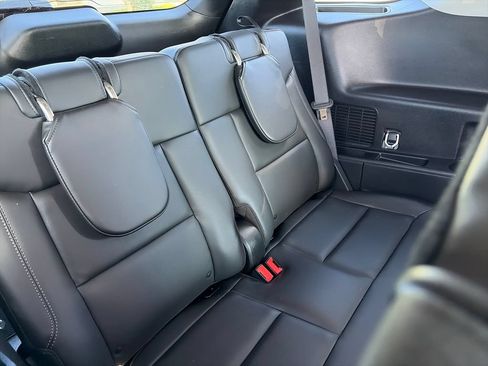 Used 2024 Ford Explorer XLT w/ Equipment Group 202A AWD/4WD image 33