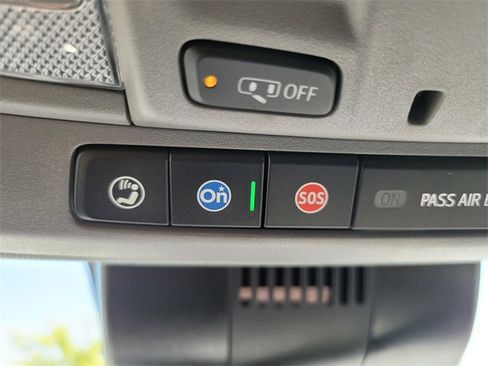 Used 2024 GMC Sierra 1500 SLT image 19