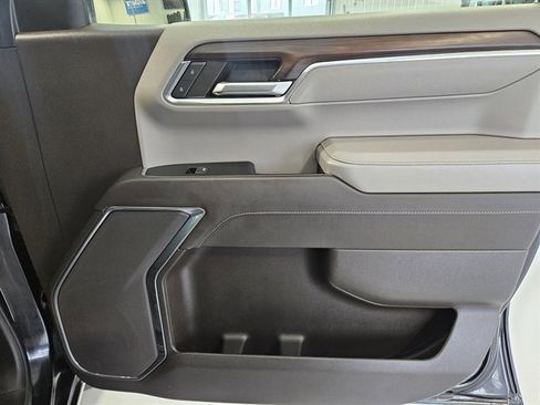 Used 2024 GMC Sierra 1500 SLT image 12