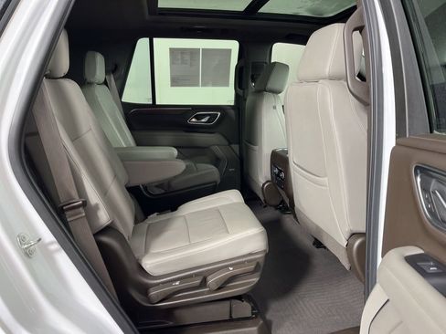 Used 2021 Chevrolet Tahoe Z71 w/ Z71 Off-Road Package image 9