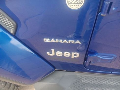 Used 2018 Jeep Wrangler Unlimited Sahara image 29