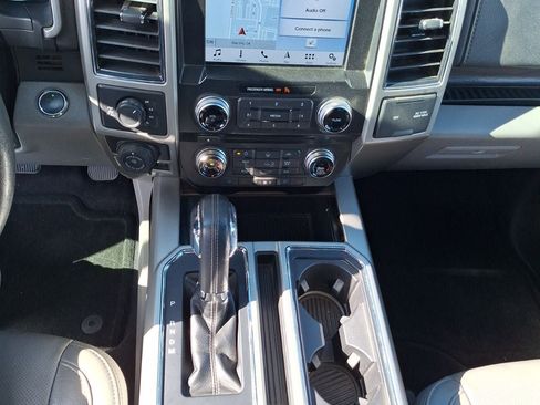 Used 2017 Ford F150 Lariat w/ Equipment Group 502A Luxury image 11