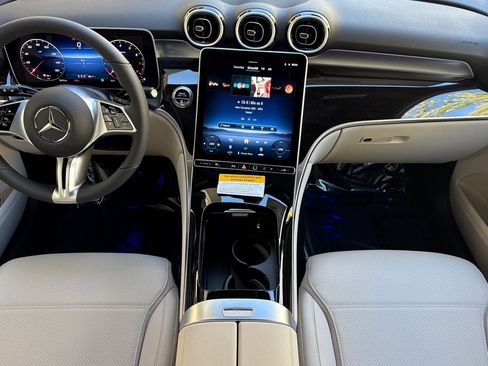 New 2026 Mercedes-Benz GLC 300 4MATIC image 3