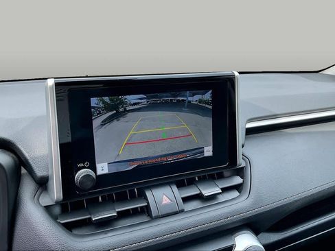 Used 2025 Toyota RAV4 XLE FWD image 51
