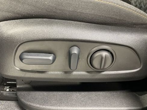 Used 2024 Chevrolet Equinox LT AWD/4WD image 12
