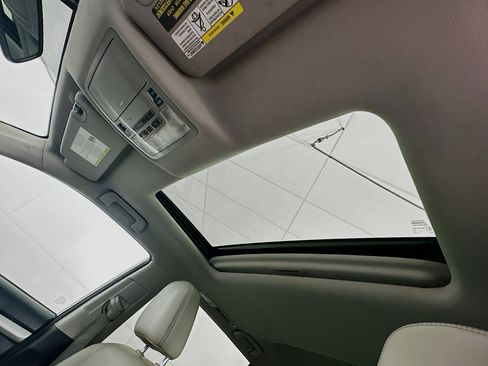 Used 2016 Toyota Highlander XLE image 25