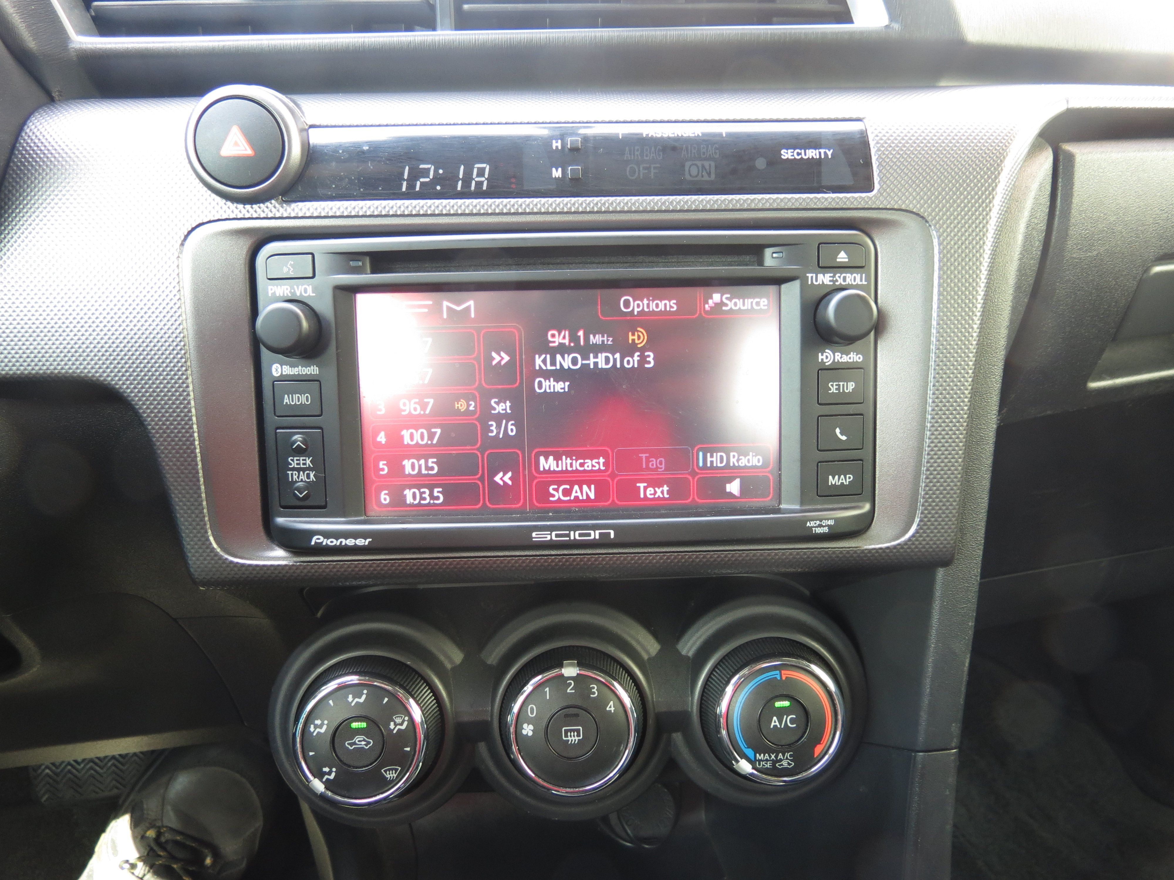 Used 2015 Scion tC FWD image 21