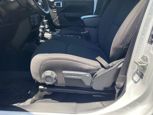 Used 2022 Jeep Gladiator Sport AWD/4WD image 22