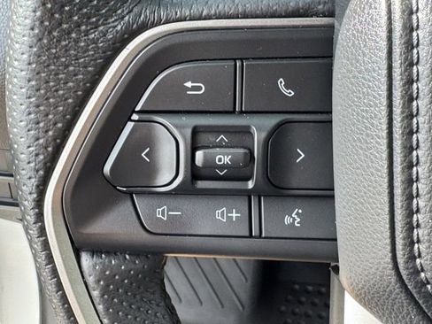 Used 2025 Toyota Tundra SR5 w/ SR5 Premium Package AWD/4WD image 23