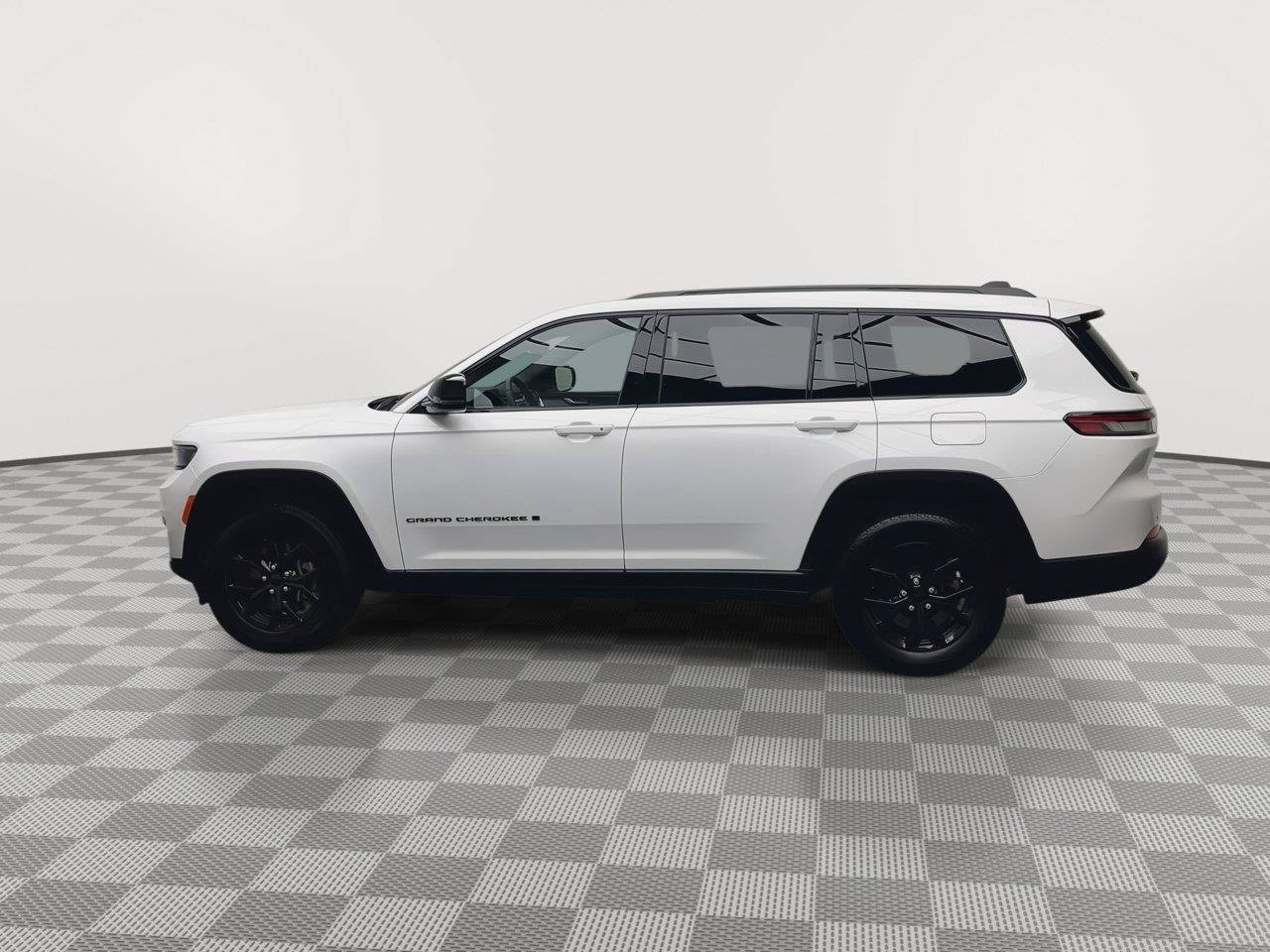 Used 2025 Jeep Grand Cherokee L Altitude AWD/4WD image 38