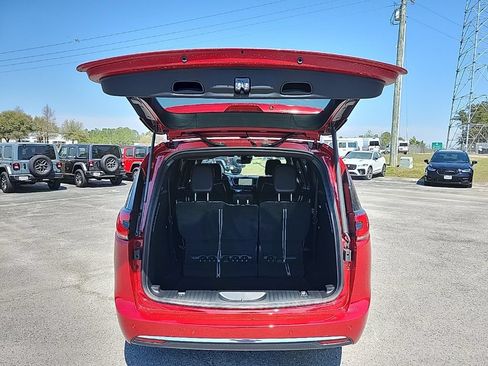 New 2026 Chrysler Pacifica Limited AWD/4WD image 31