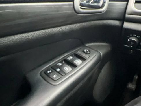 Used 2021 Jeep Grand Cherokee Laredo X AWD/4WD image 23