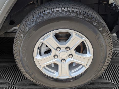 Used 2019 Jeep Wrangler Sport AWD/4WD image 25