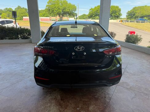 Used 2019 Hyundai Accent SE FWD image 5