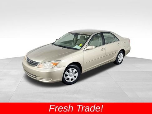 Used 2004 Toyota Camry LE FWD image 1