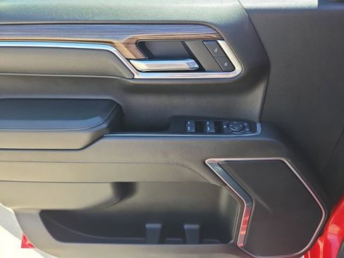 Used 2025 Chevrolet Silverado 1500 LT image 13