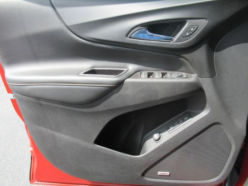 Used 2020 Chevrolet Equinox Premier FWD image 18