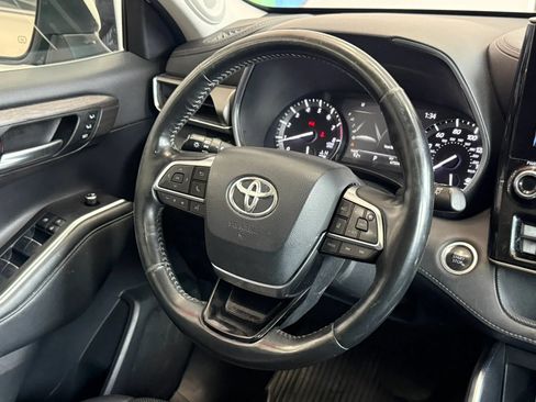 Used 2021 Toyota Highlander Limited AWD/4WD image 11