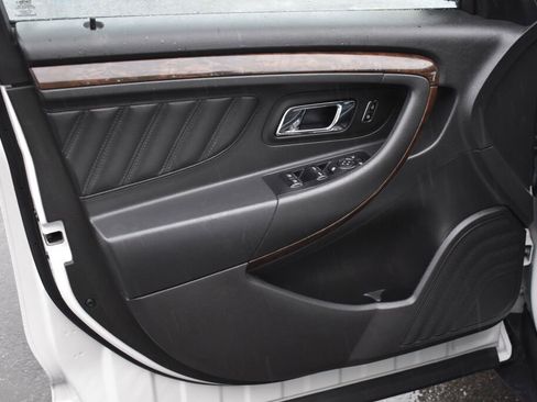 Used 2017 Ford Taurus Limited image 14