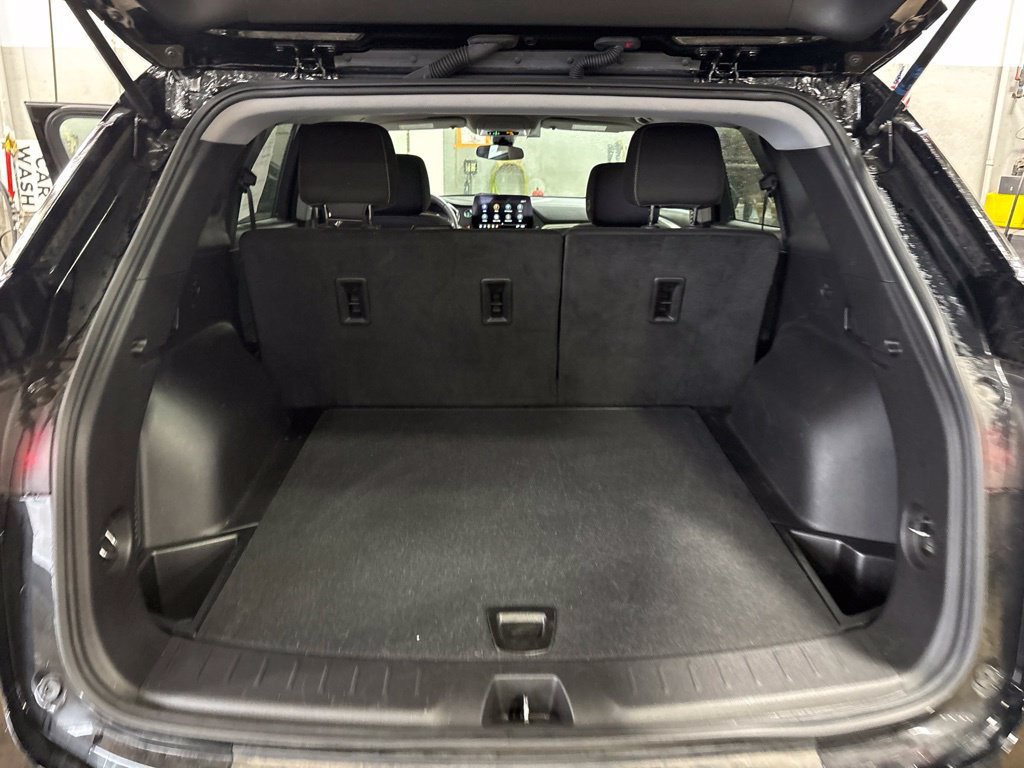 Used 2025 Chevrolet Blazer LT AWD/4WD image 23