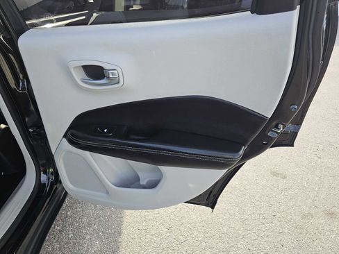 Used 2018 Jeep Compass Latitude w/ Popular Equipment Group image 21