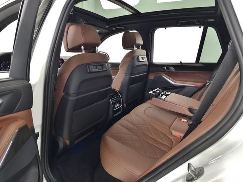 Certified 2023 BMW X5 xDrive40i w/ Luxury Seating Package AWD/4WD image 39