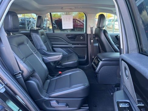 Certified 2025 Lincoln Aviator AWD w/ Jet Appearance Package image 25