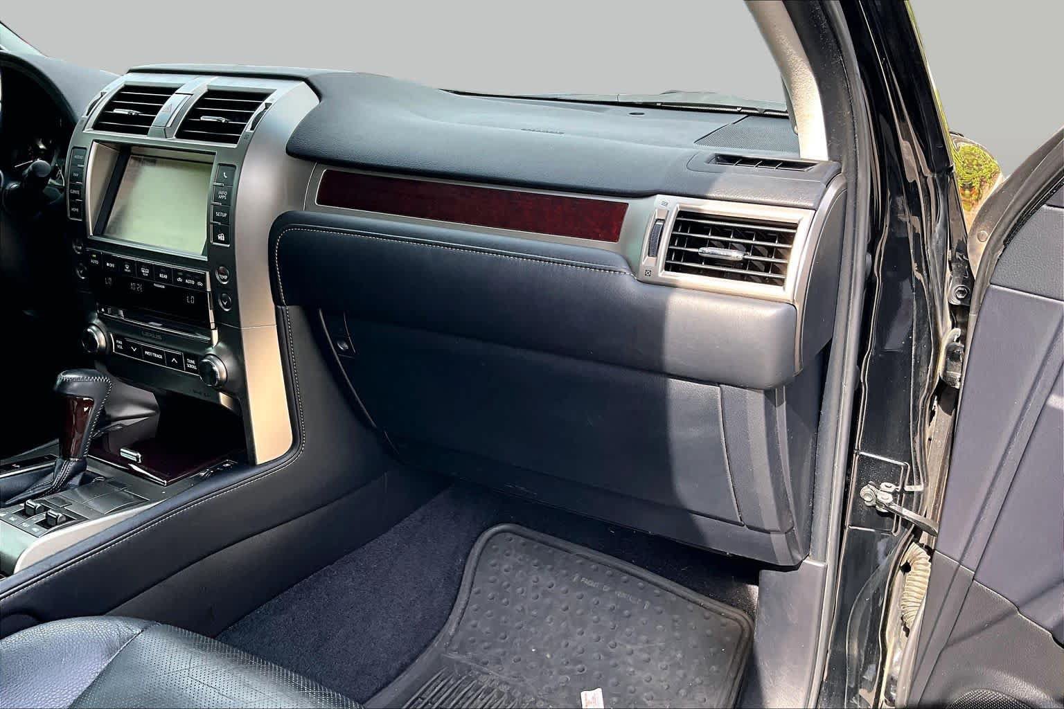 Used 2018 Lexus GX 460 Premium w/ Premium Package AWD/4WD image 17
