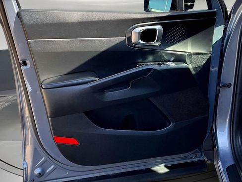 Used 2021 Kia Sorento S image 22