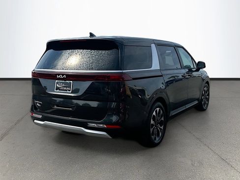 Used 2024 Kia Carnival EX FWD image 7