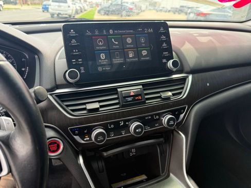 Used 2020 Honda Accord Touring image 10