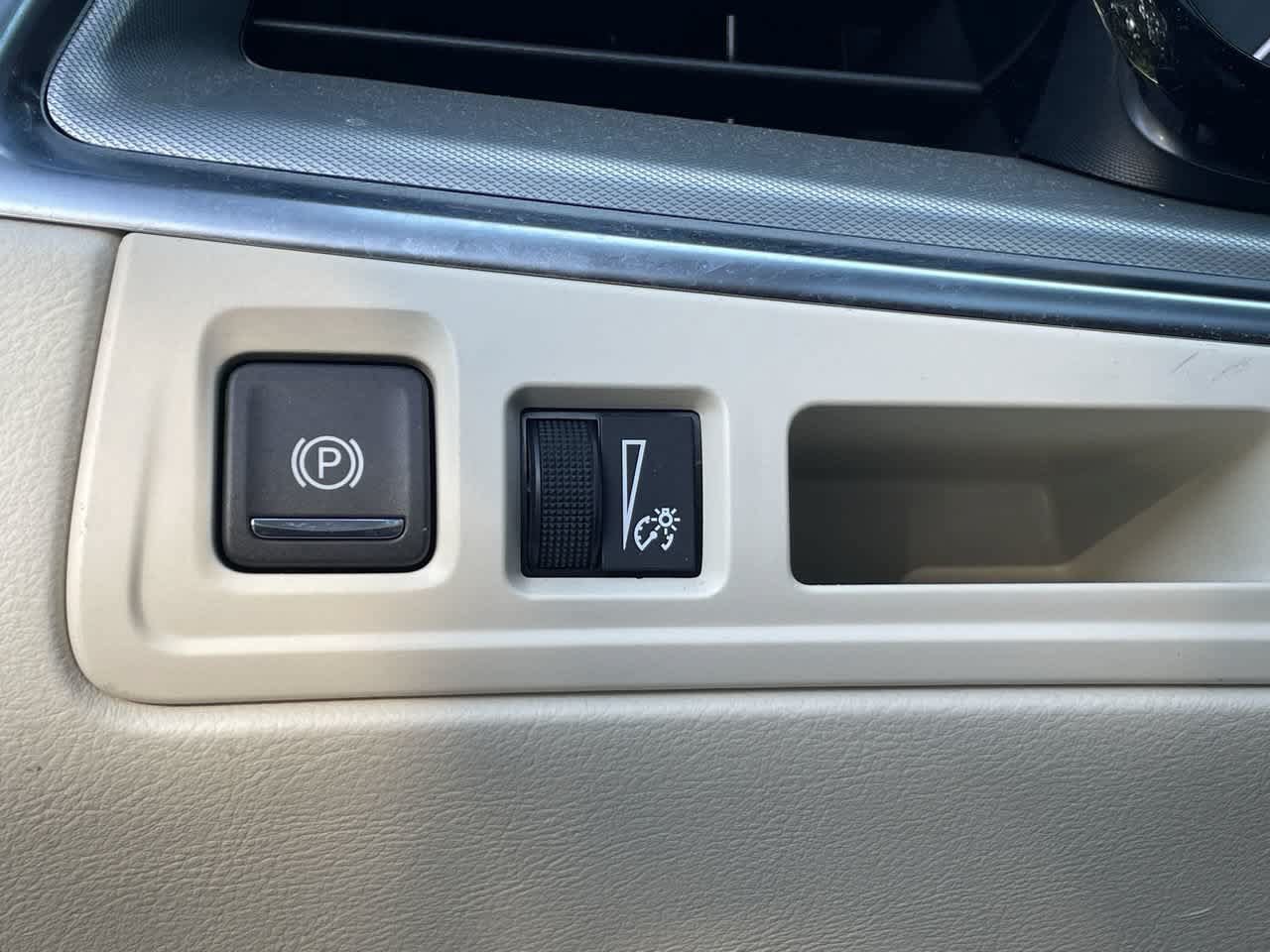 Certified 2024 Cadillac XT5 Premium Luxury FWD image 30