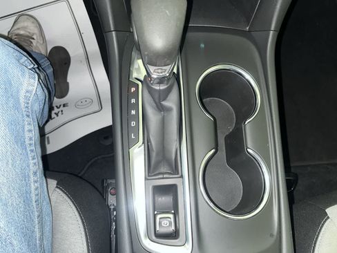 Used 2022 Chevrolet Equinox LS w/ LS Convenience Package image 19