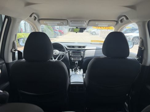 Used 2019 Nissan Rogue SV AWD/4WD image 13