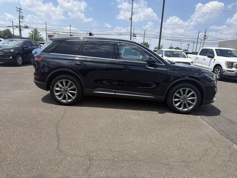 Certified 2022 Lincoln Corsair AWD w/ Premium Package image 6