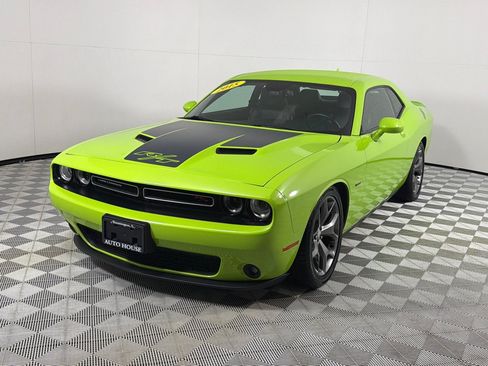 Used 2015 Dodge Challenger R/T Plus RWD image 10
