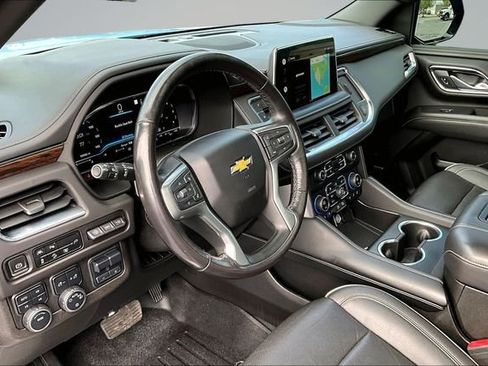 Used 2022 Chevrolet Suburban Premier image 17