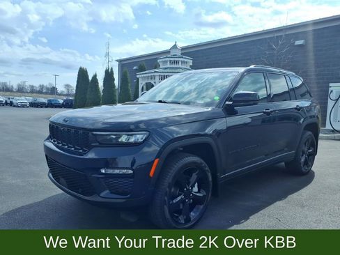 Used 2024 Jeep Grand Cherokee Limited w/ Luxury Tech Group II AWD/4WD image 2