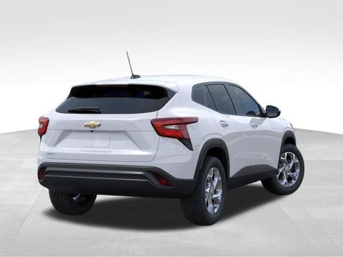 New 2026 Chevrolet Trax LS FWD image 4