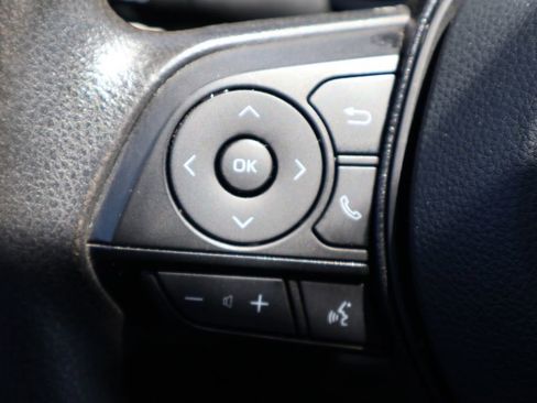 Used 2020 Toyota RAV4 XLE w/ Convenience Package FWD image 7