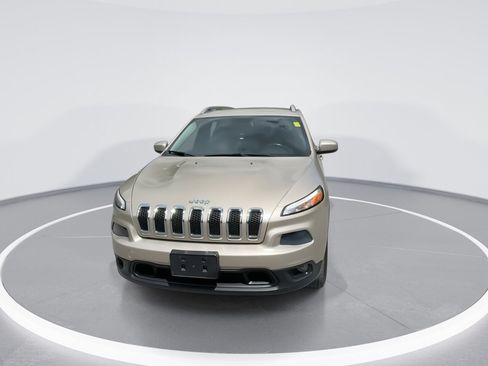 Used 2014 Jeep Cherokee Latitude AWD/4WD image 5